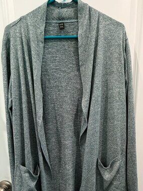 32 Degree Soft, Green Duster Cardigan with Pockets!